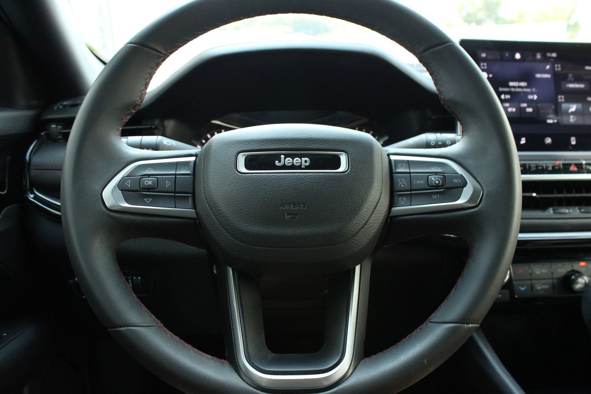 Used 2023 Jeep Compass Trailhawk AWD/4WD image 37