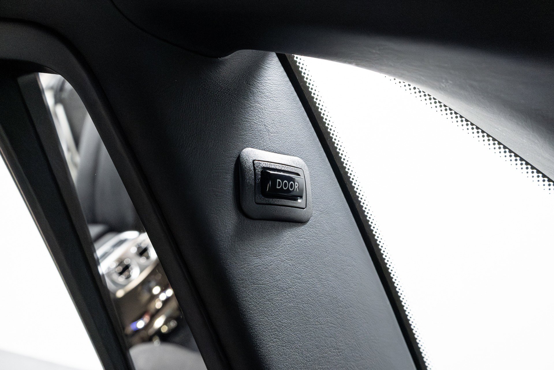 Used 2016 Rolls-Royce Ghost image 33