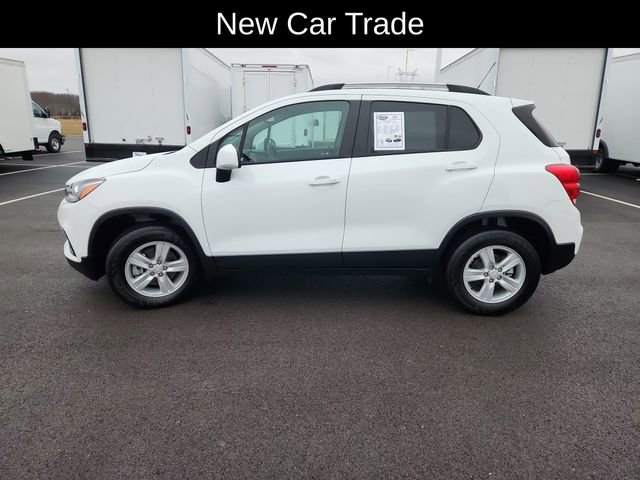 Used 2022 Chevrolet Trax LT w/ LT Convenience Package image 4