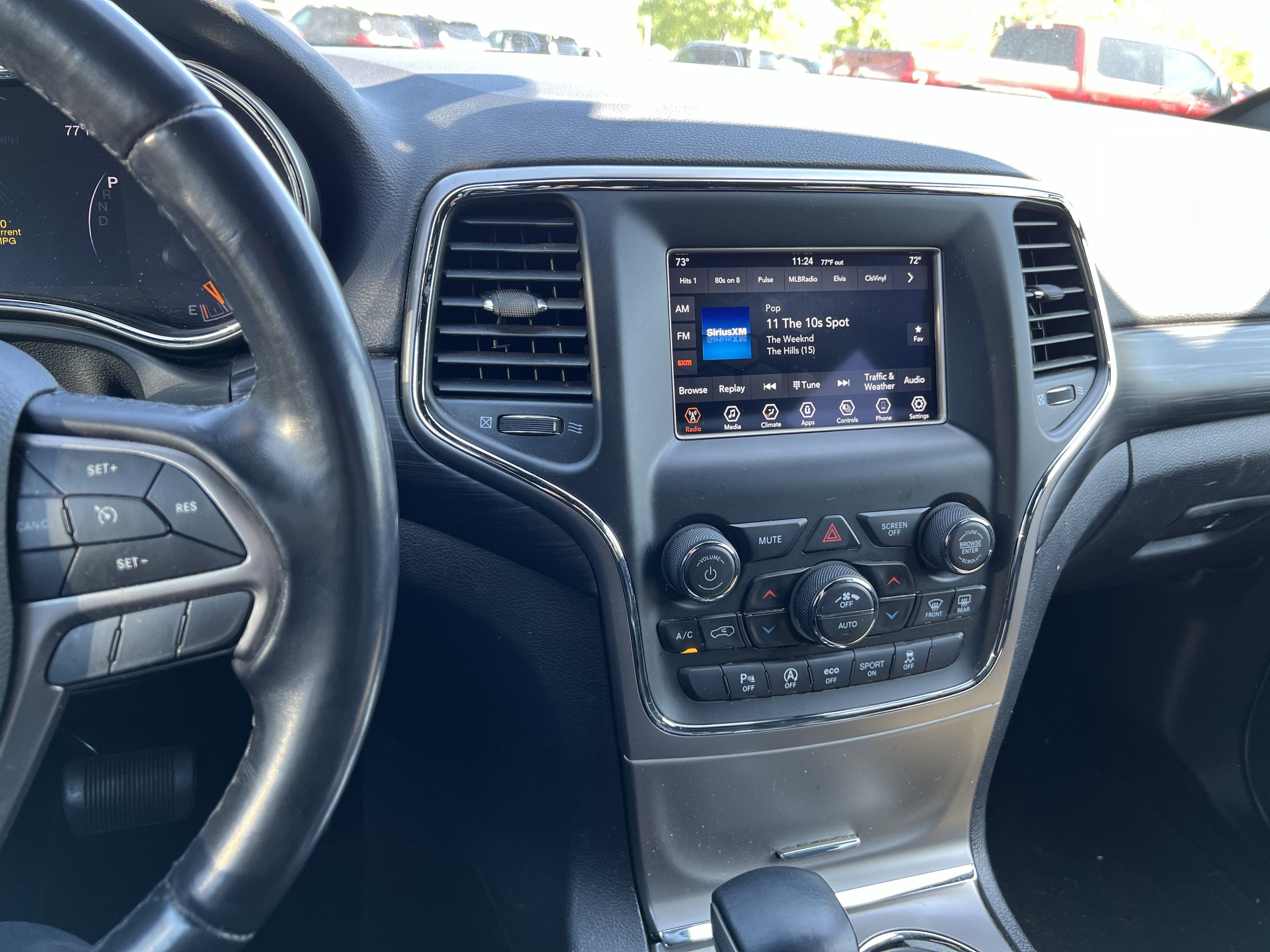 Used 2021 Jeep Grand Cherokee Laredo AWD/4WD image 32
