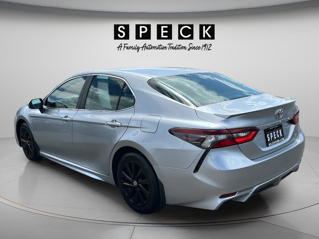 Used 2023 Toyota Camry SE FWD image 3