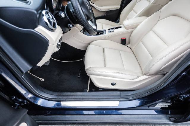 Used 2019 Mercedes-Benz GLA 250 4MATIC w/ Premium Package image 53