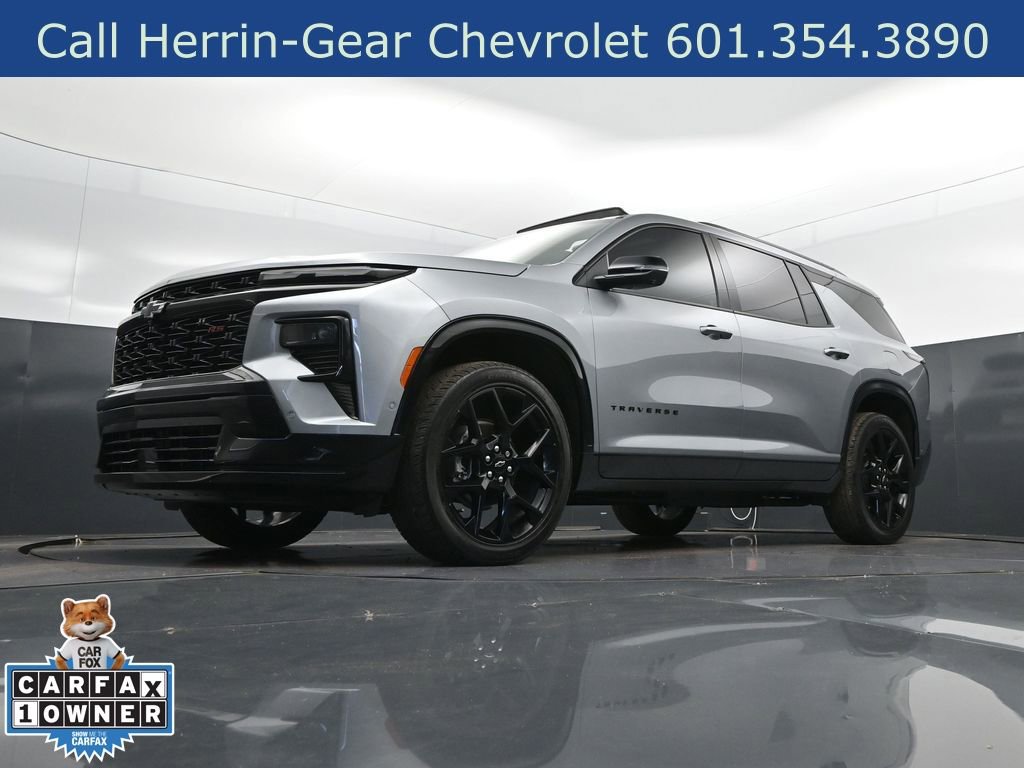 Used 2024 Chevrolet Traverse RS image 38
