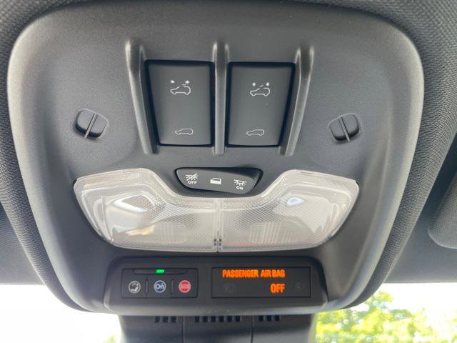 New 2025 GMC Canyon Elevation w/ Convenience Package image 27