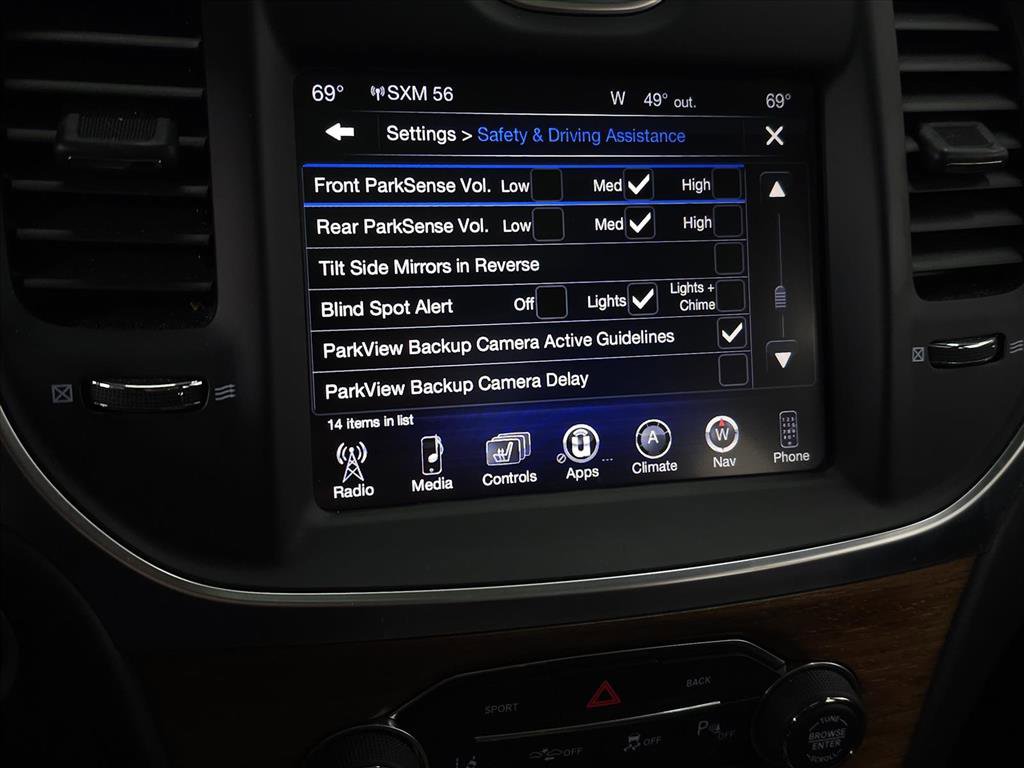 Used 2016 Chrysler 300 C Platinum w/ Safetytec Plus Group image 22