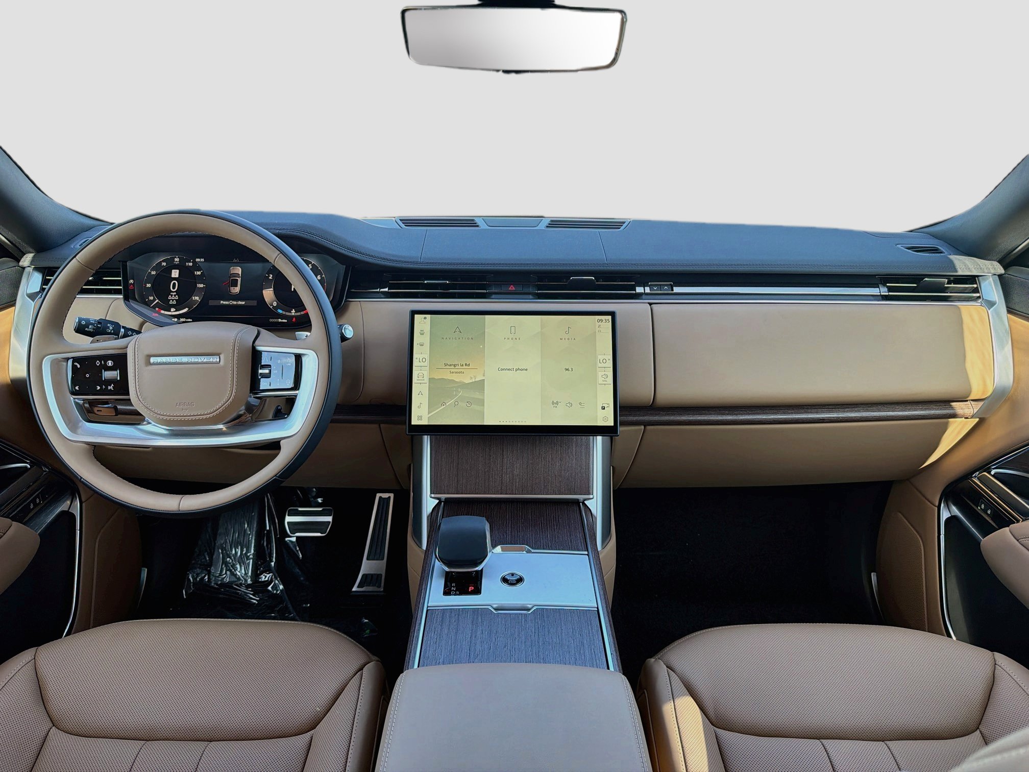 New 2026 Land Rover Range Rover Long Wheelbase SE AWD/4WD image 17