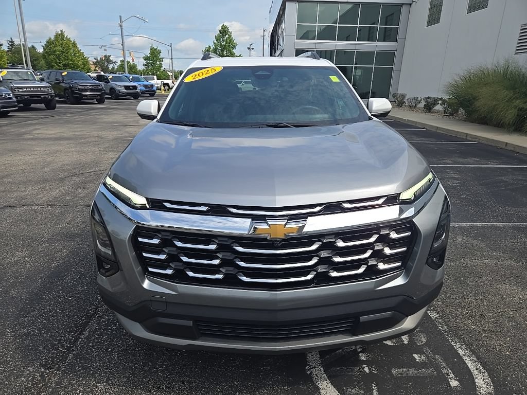Used 2025 Chevrolet Equinox LT w/ Convenience Package II FWD image 3