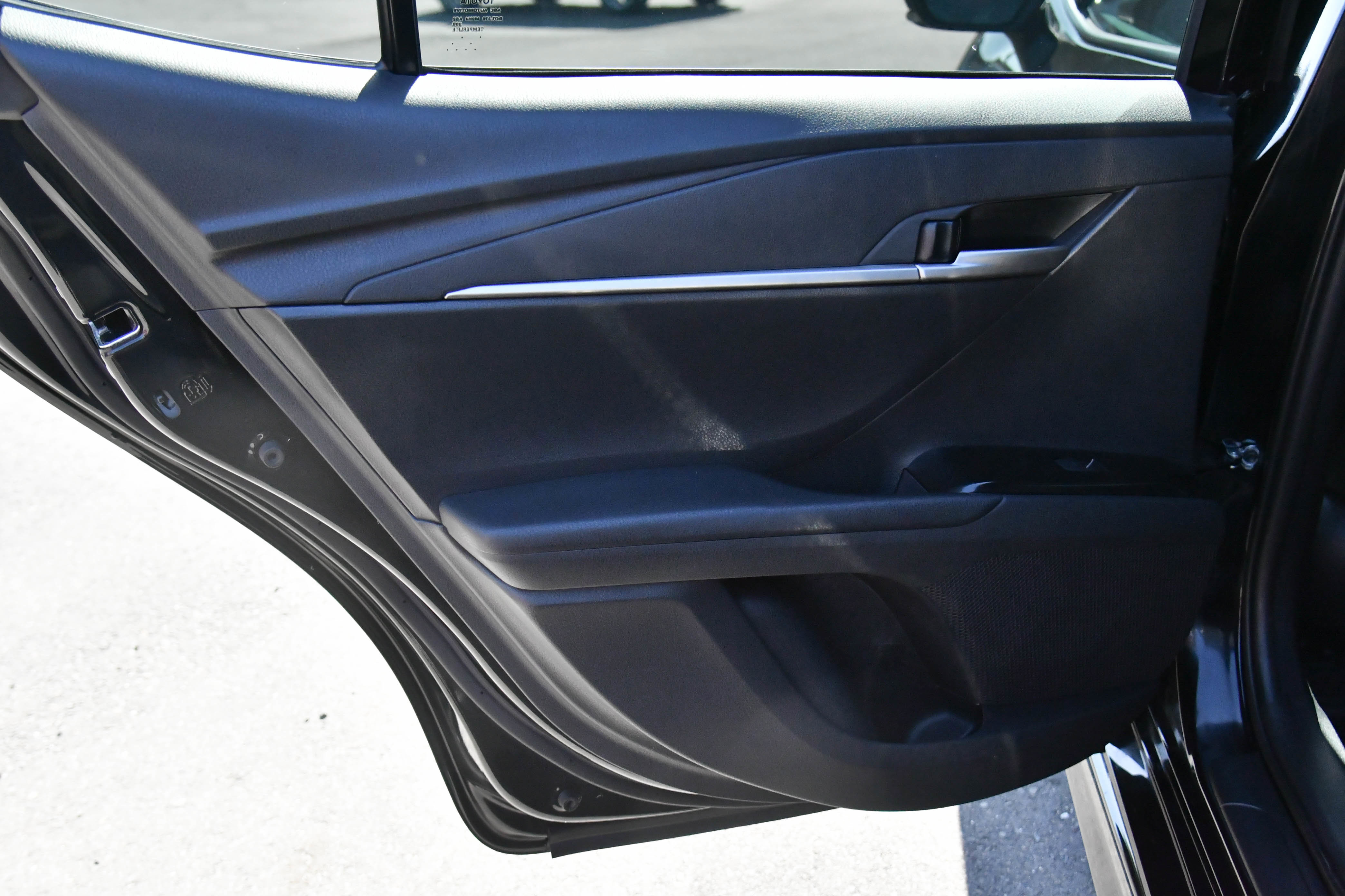 Used 2026 Toyota Camry SE FWD image 37
