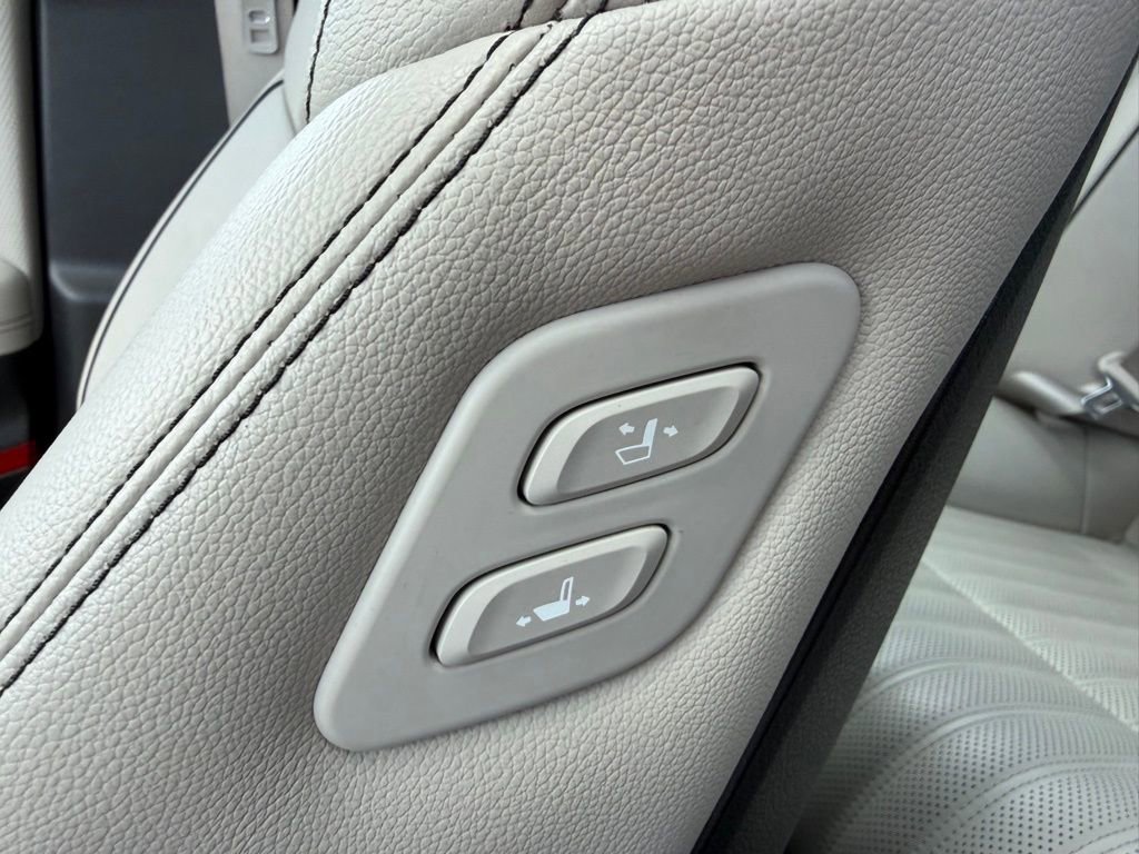 Used 2021 Genesis G70 2.0T w/ Elite Package image 26