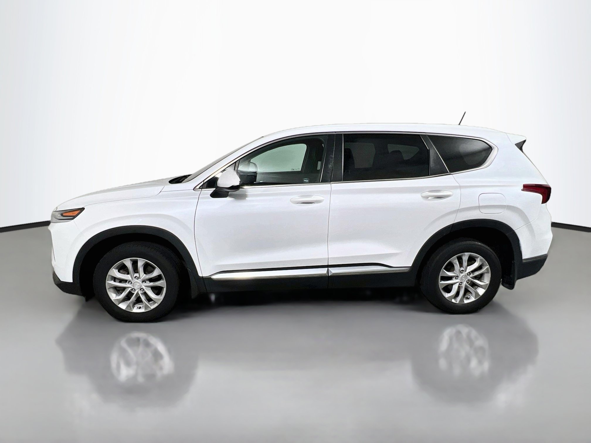 Used 2020 Hyundai Santa Fe SE FWD image 9