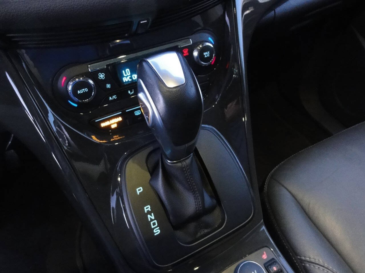 Used 2016 Ford Escape Titanium AWD/4WD image 24