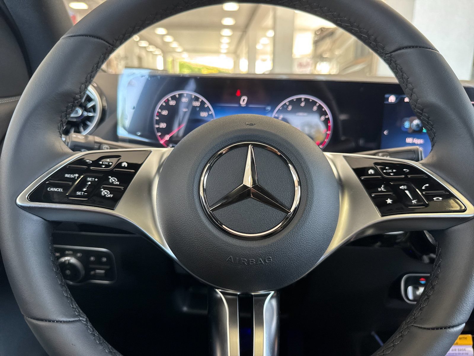 Used 2026 Mercedes-Benz GLA 250 4MATIC image 23