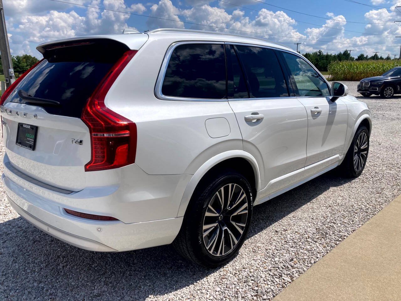 Used 2022 Volvo XC90 T6 Momentum w/ Climate Package AWD/4WD image 7