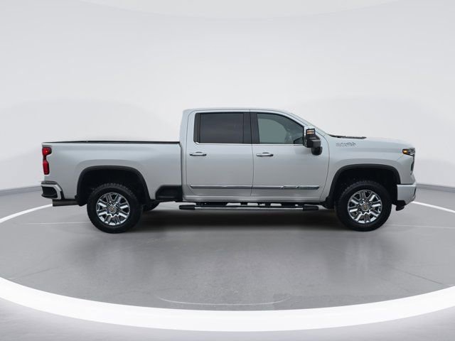 Used 2024 Chevrolet Silverado 2500 High Country w/ High Country Premium Package image 2