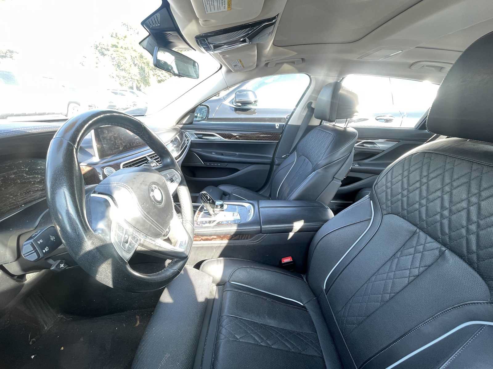 Used 2021 BMW 750i xDrive w/ Executive Package AWD/4WD image 8