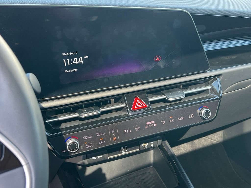 Certified 2024 Kia Niro FWD image 17