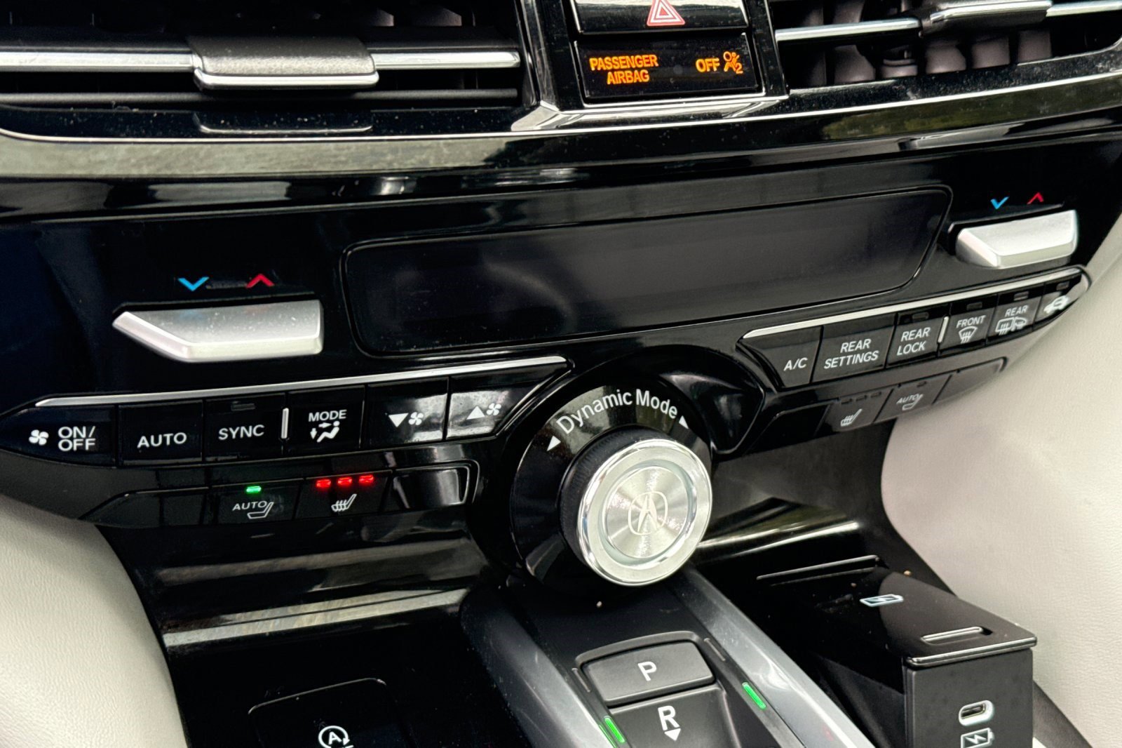 Used 2025 Acura MDX SH-AWD w/ Technology Package image 18