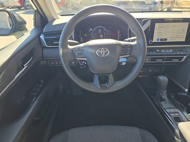 Used 2025 Toyota Camry LE image 12
