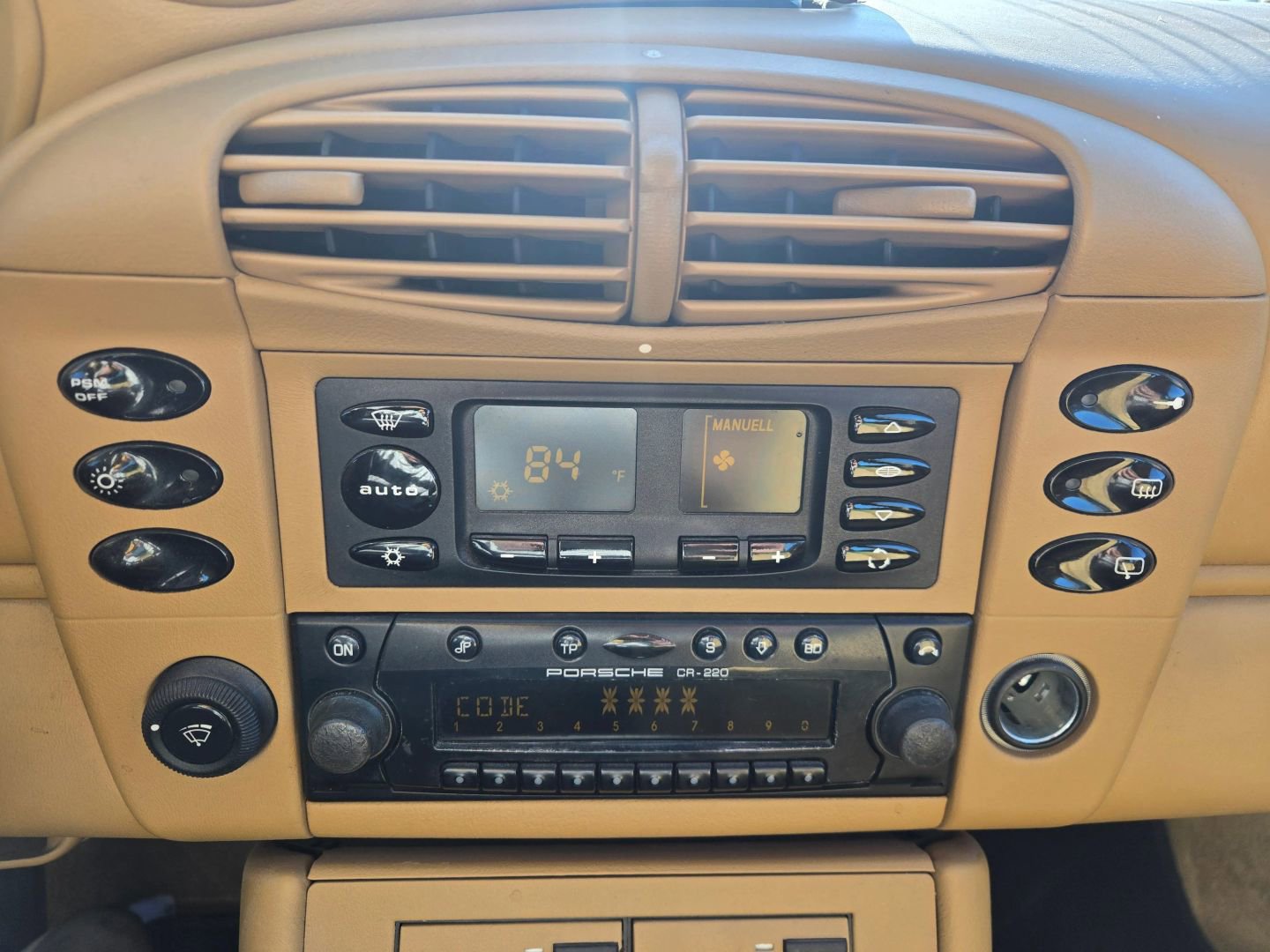 Used 2001 Porsche 911 Carrera 4 image 21