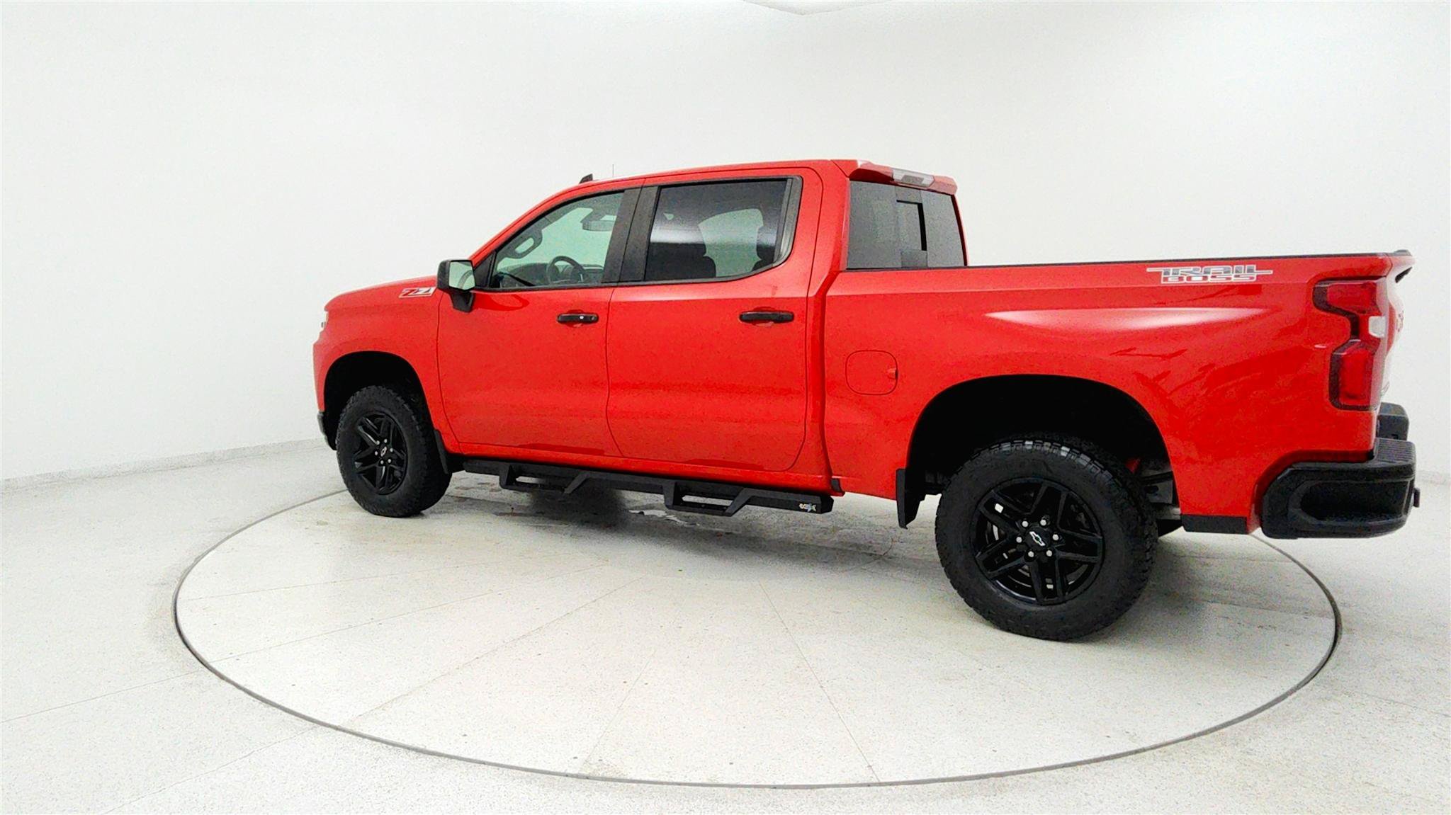 Used 2021 Chevrolet Silverado 1500 LT Trail Boss w/ Convenience Package II AWD/4WD image 3