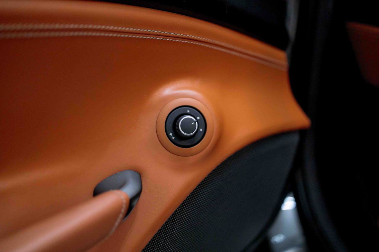 Used 2018 Ferrari 488 Spider image 43