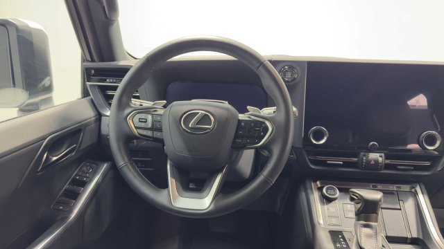 Used 2024 Lexus GX 550 w/ Cold Area Package AWD/4WD image 22