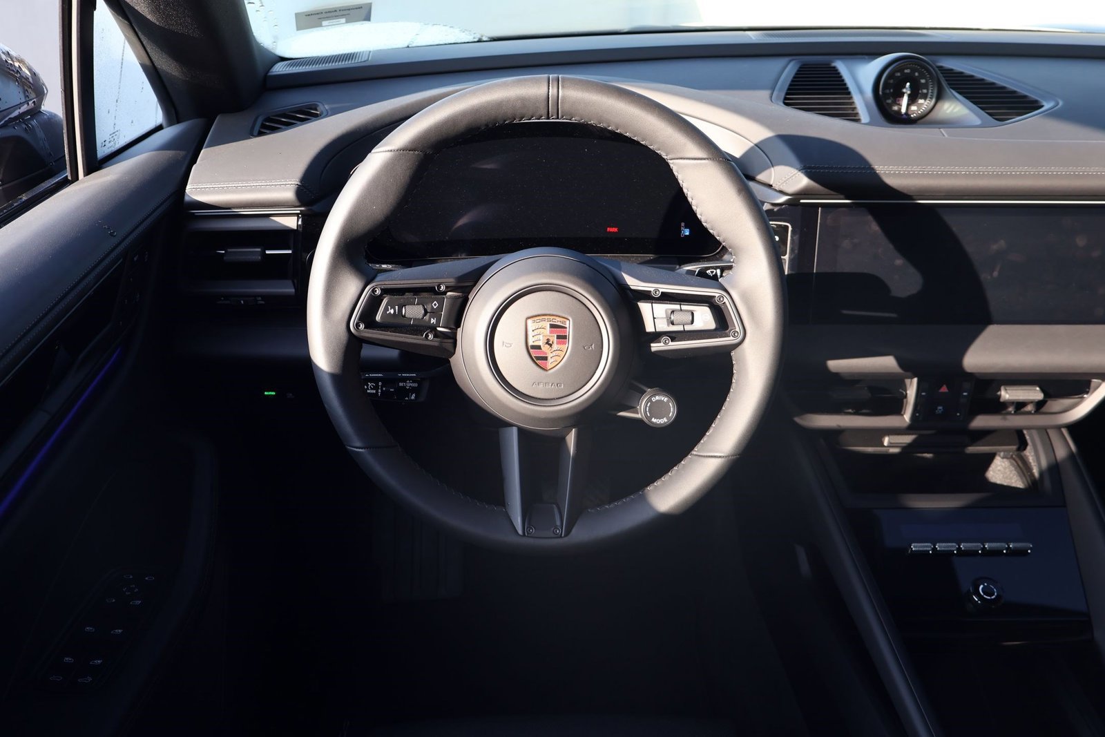 New 2025 Porsche Macan 4 Electric image 15