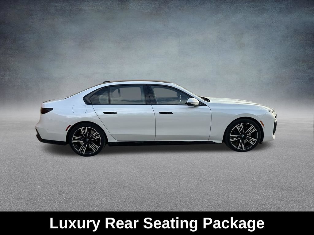 Used 2025 BMW 760i xDrive w/ Executive Package AWD/4WD image 11
