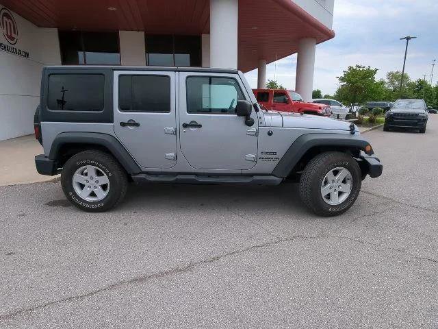 Certified 2017 Jeep Wrangler Unlimited Sport AWD/4WD image 28