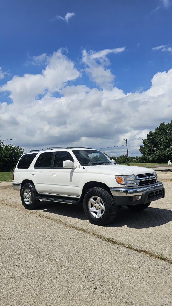 Used 2001 Toyota 4Runner SR5 w/ Upgrade Value Pkg 1 RWD image 2