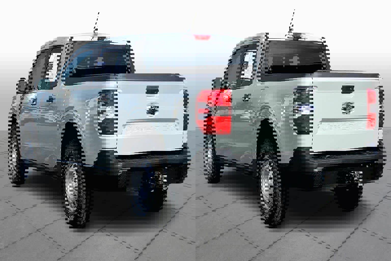 Used 2023 Ford Maverick XL image 12