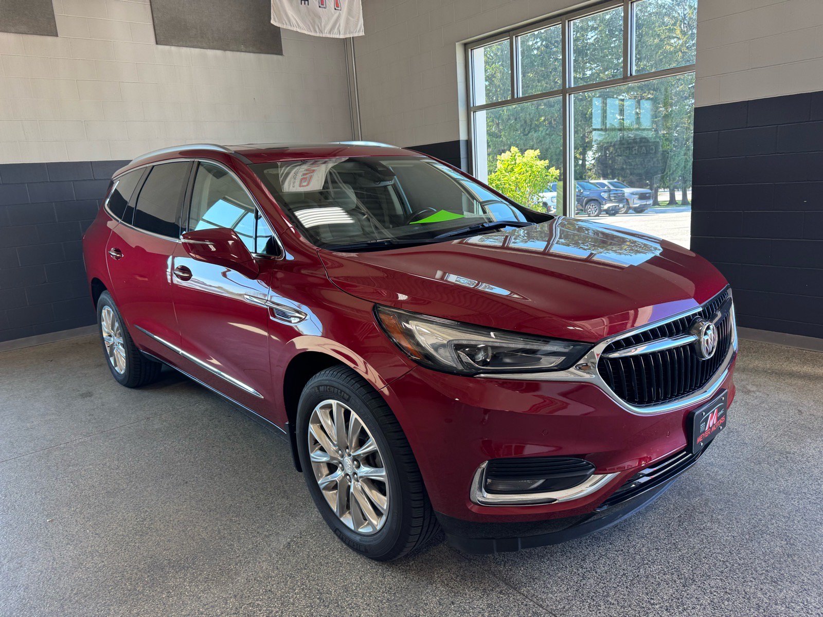 Used 2020 Buick Enclave Premium w/ Sun and Sites Package AWD/4WD image 3