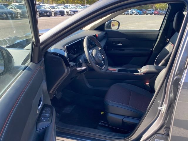 New 2026 Nissan Kicks SR AWD/4WD image 15