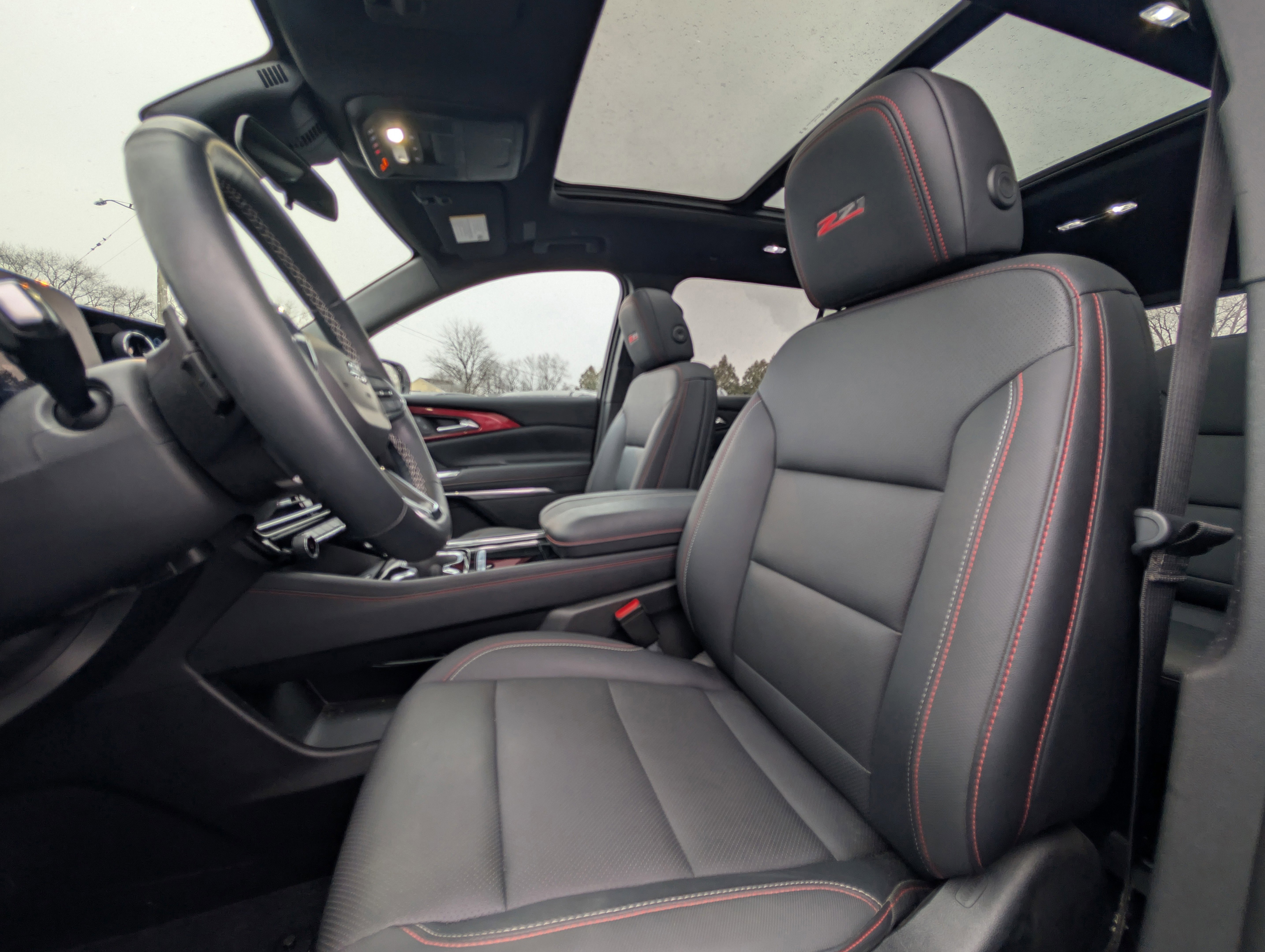Used 2025 Chevrolet Traverse Z71 image 28