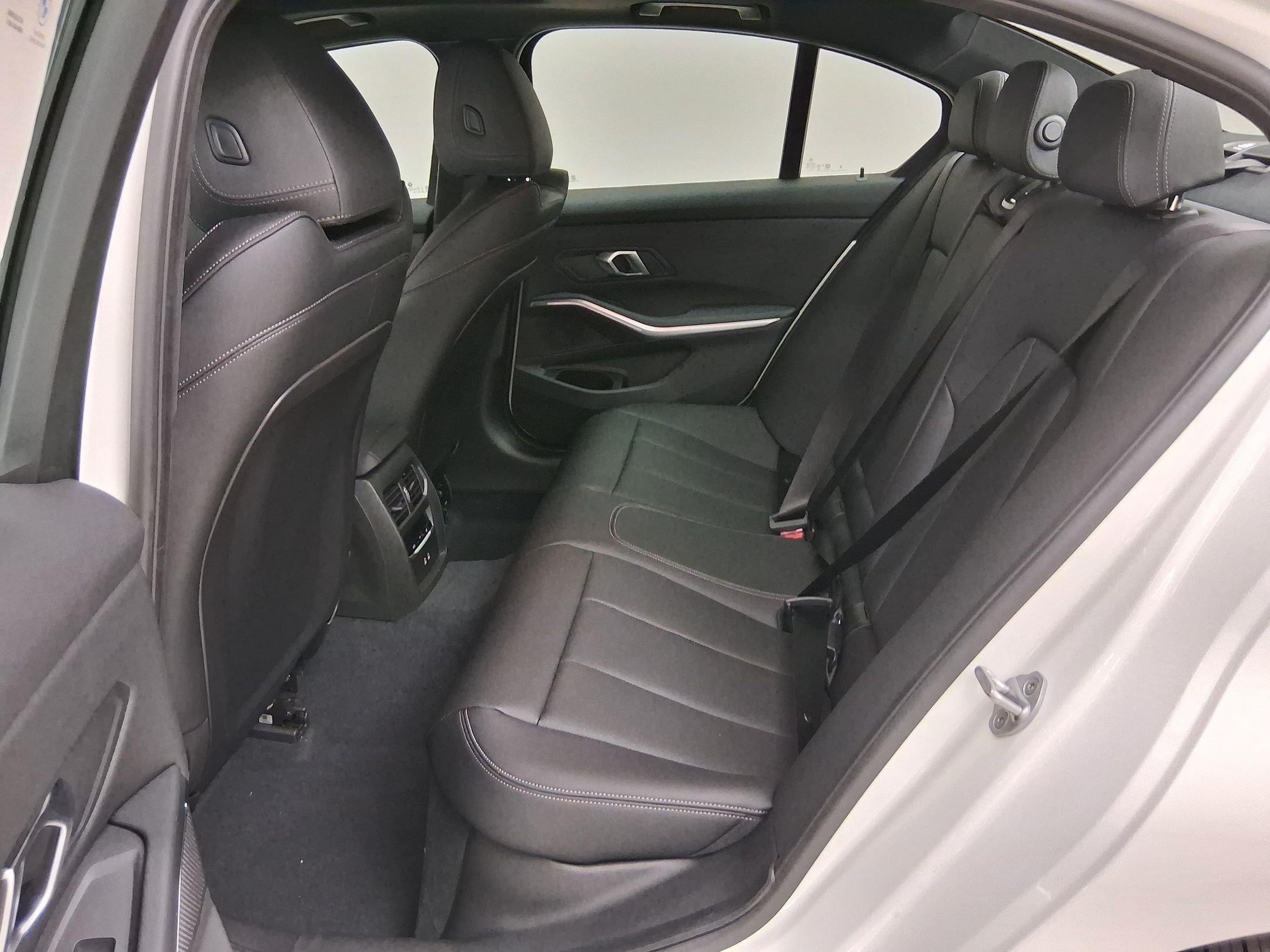 New 2026 BMW 330i Sedan w/ Convenience Package RWD image 48