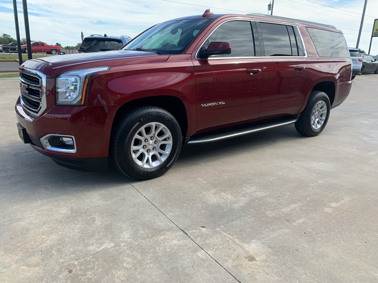 Used 2020 GMC Yukon XL SLT image 3
