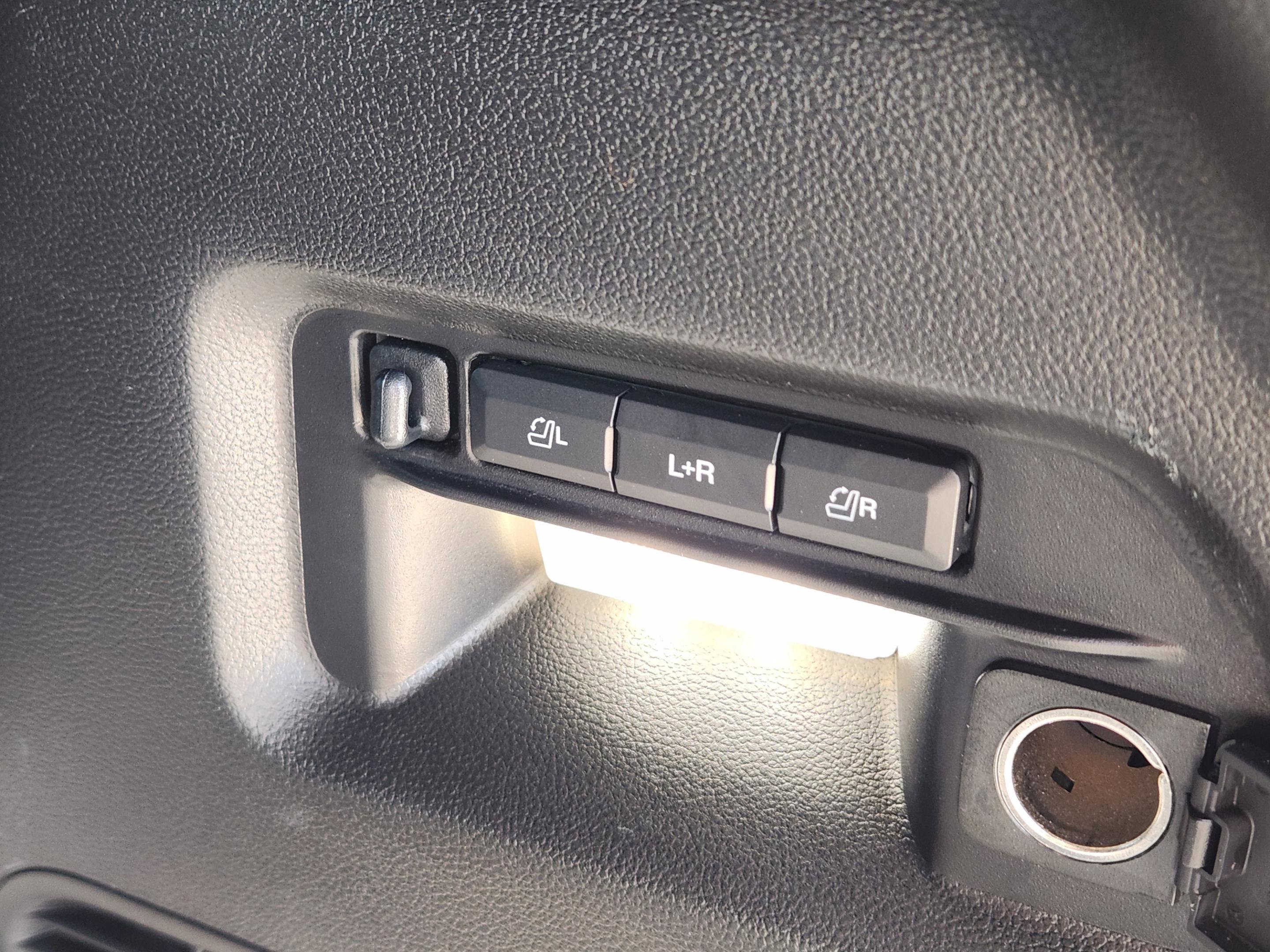 Used 2020 Ford Explorer ST w/ Premium Technology Package image 29