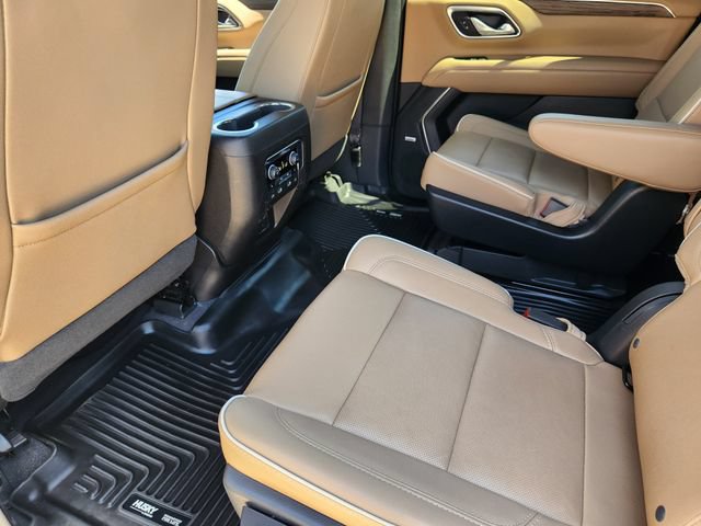 Used 2023 Chevrolet Suburban Premier w/ Premium Package AWD/4WD image 31