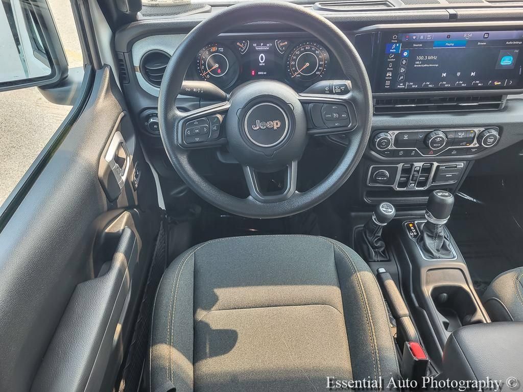 Used 2025 Jeep Wrangler Unlimited Sport AWD/4WD image 12