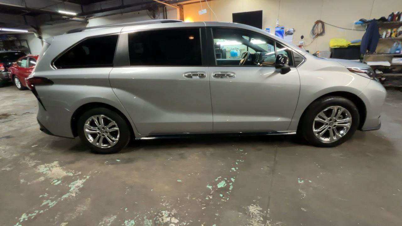 Certified 2022 Toyota Sienna XSE image 15