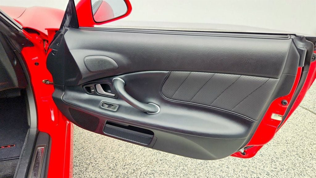 Used 2005 Honda S2000 image 28