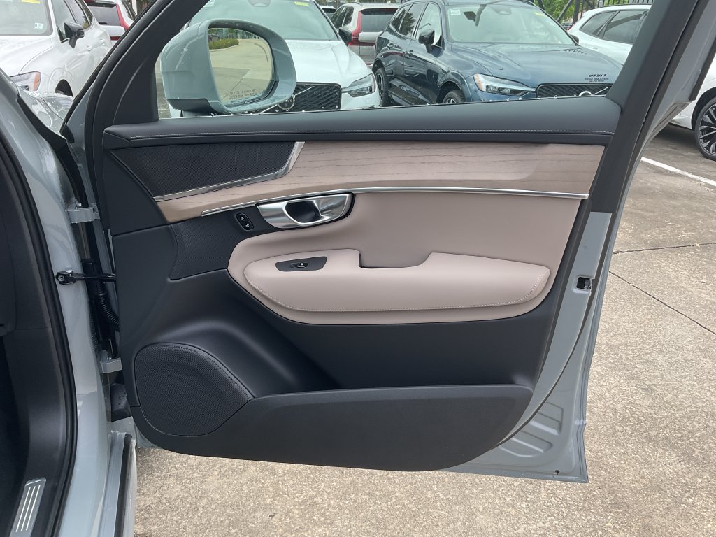 New 2027 Volvo XC90 B5 Core AWD/4WD image 18