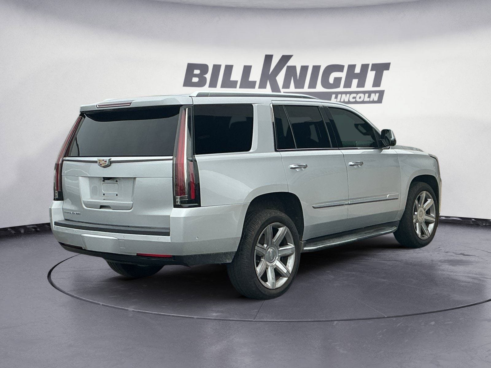 Used 2017 Cadillac Escalade Premium Luxury RWD image 5