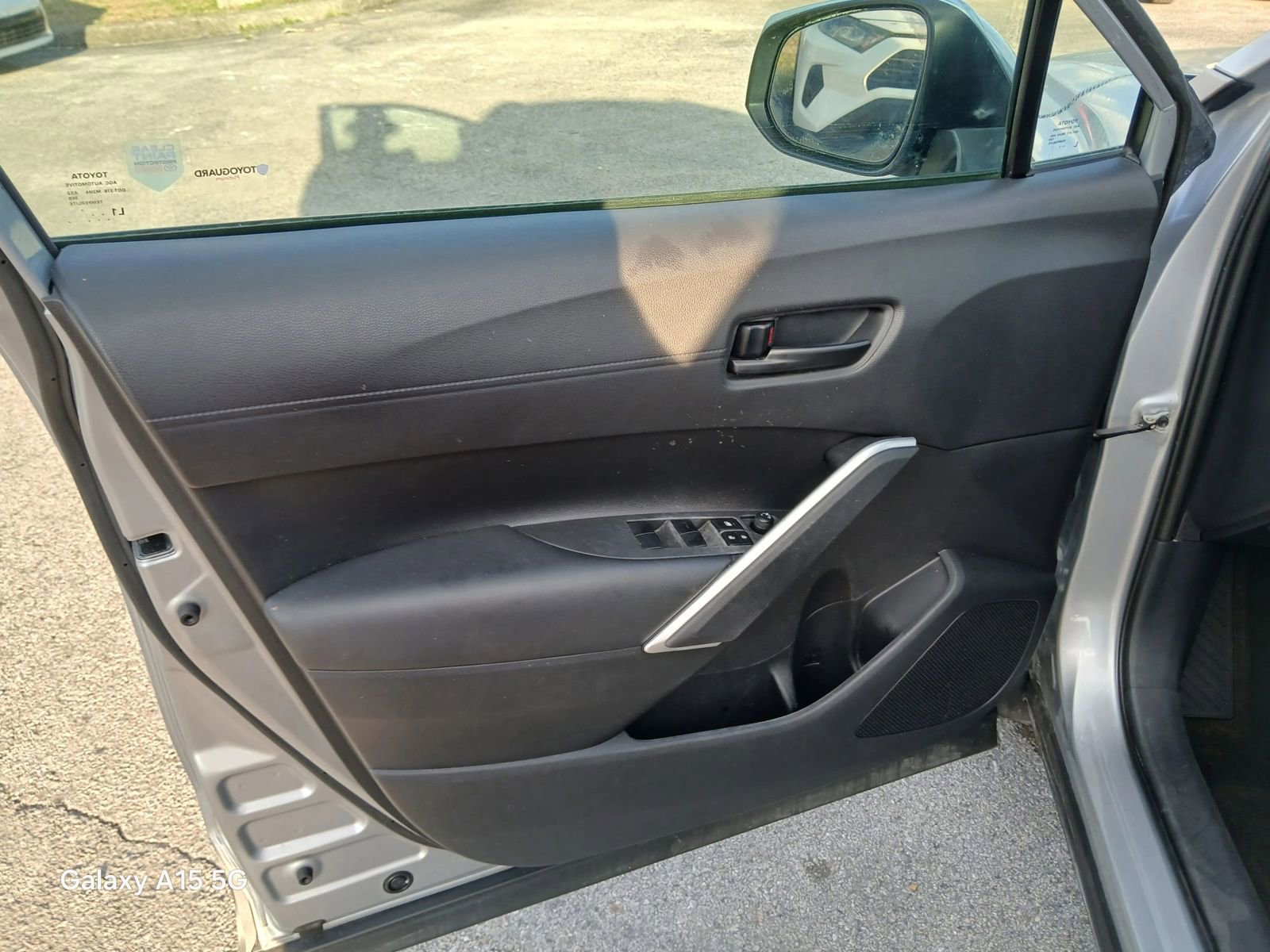 Used 2024 Toyota Corolla Cross AWD Hybrid image 11