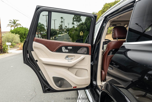 Used 2023 Mercedes-Benz Maybach GLS 600 4MATIC image 36
