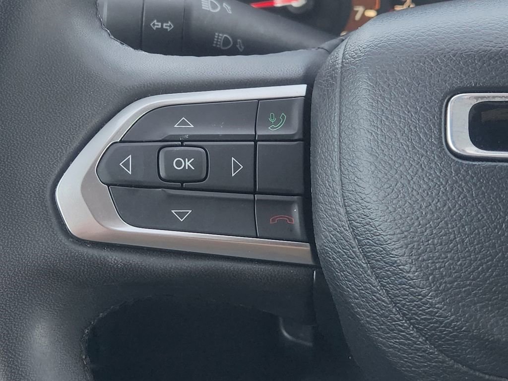 Used 2023 Jeep Compass Limited image 27