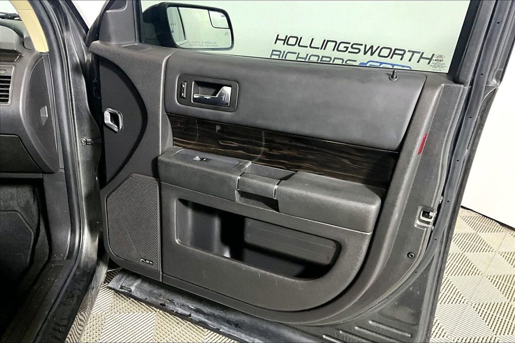 Used 2019 Ford Flex SEL FWD image 18
