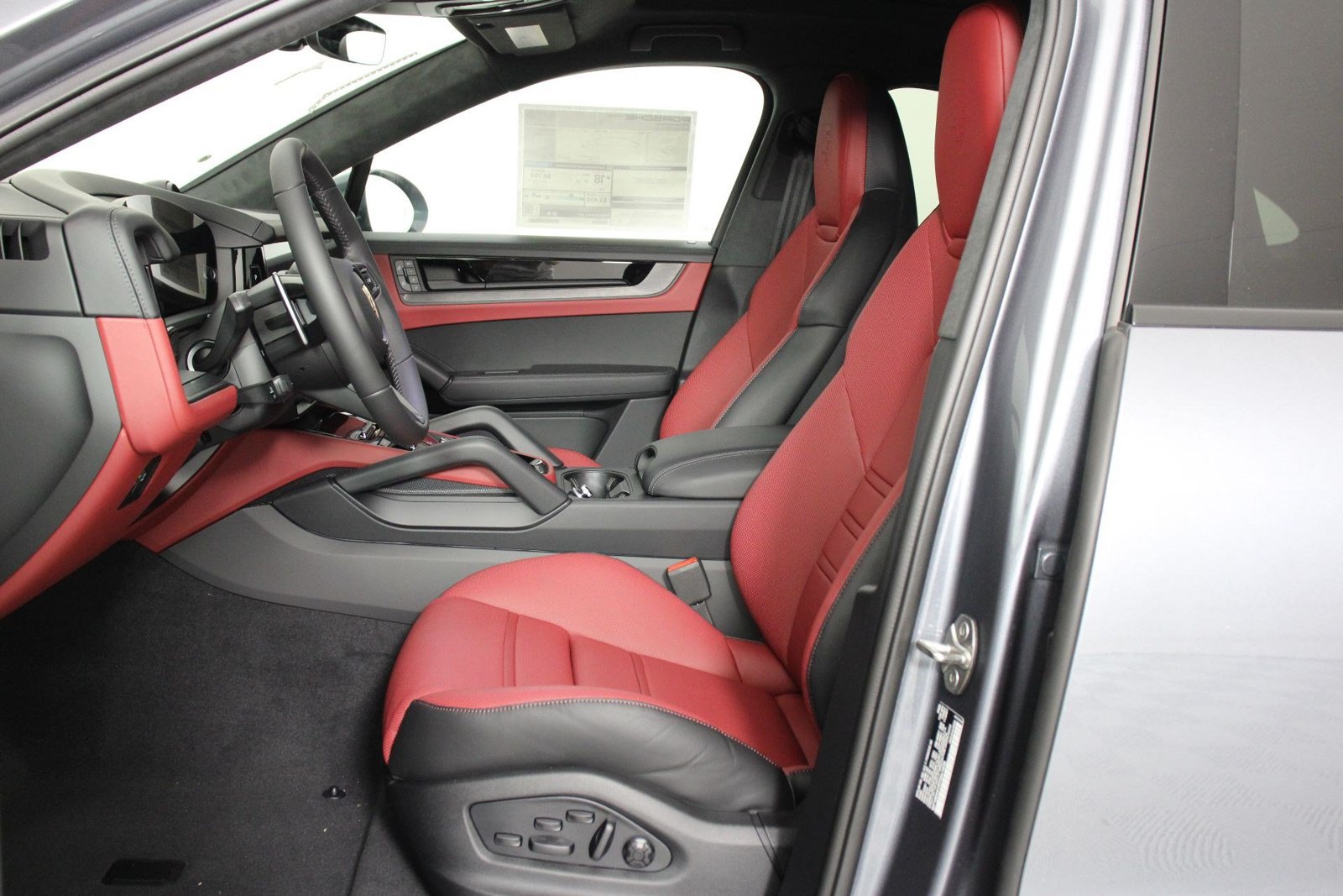 New 2026 Porsche Cayenne GTS AWD/4WD image 5