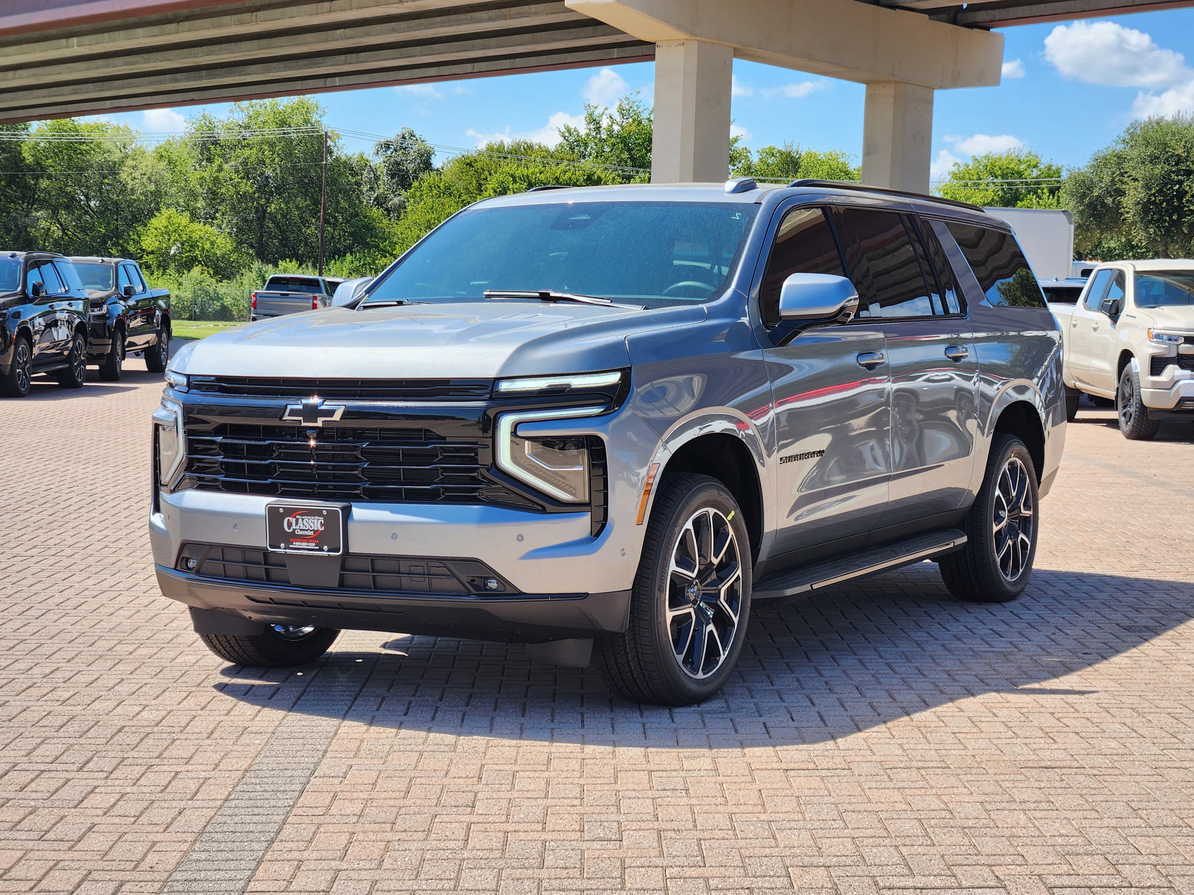 New 2026 Chevrolet Suburban RST w/ RST Capability Package image 3