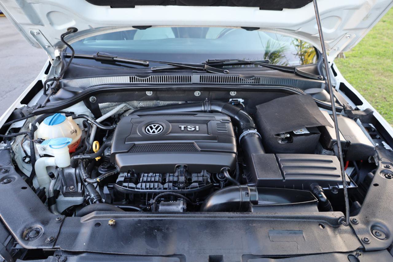 Used 2016 Volkswagen Jetta Sport FWD image 14